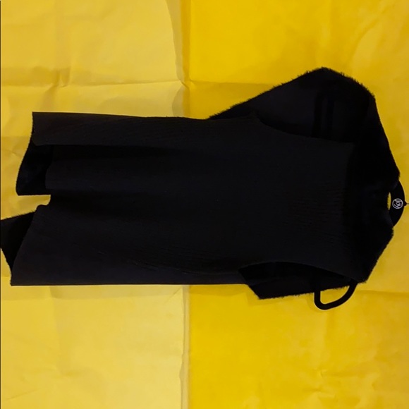 Vest - Picture 2 of 3